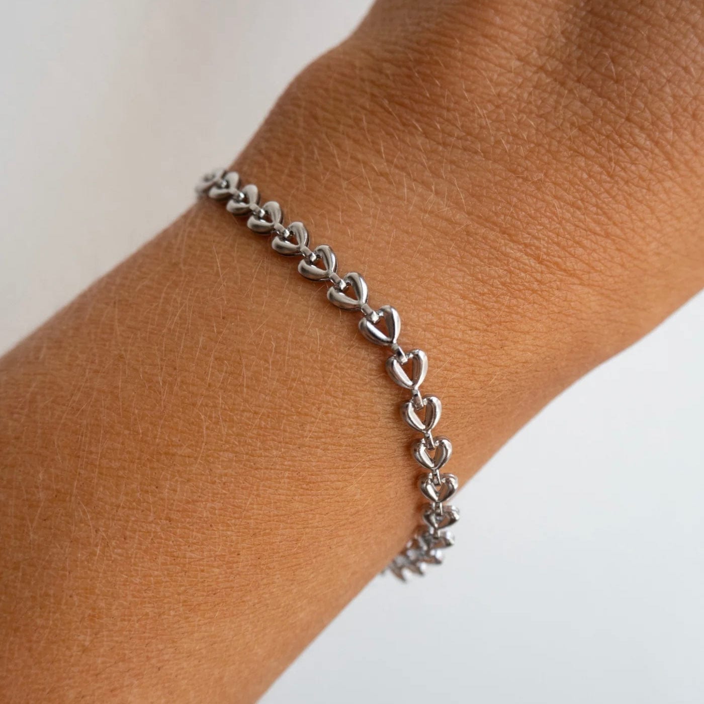 ŽENSKA NARUKVICA SA POZLATOM HEART 🥂