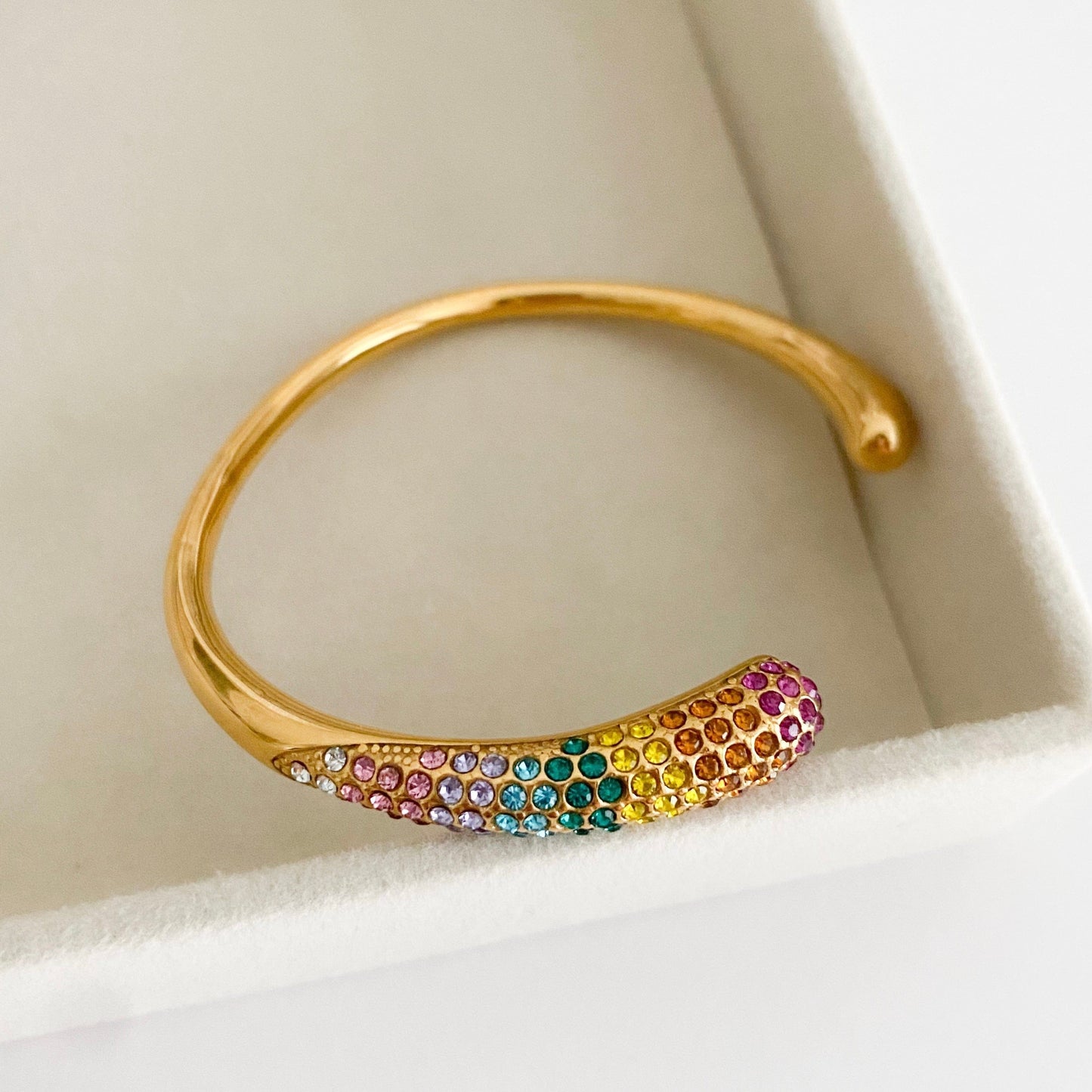 NARUKVICA SA POZLATOM CRYSTAL 🥂