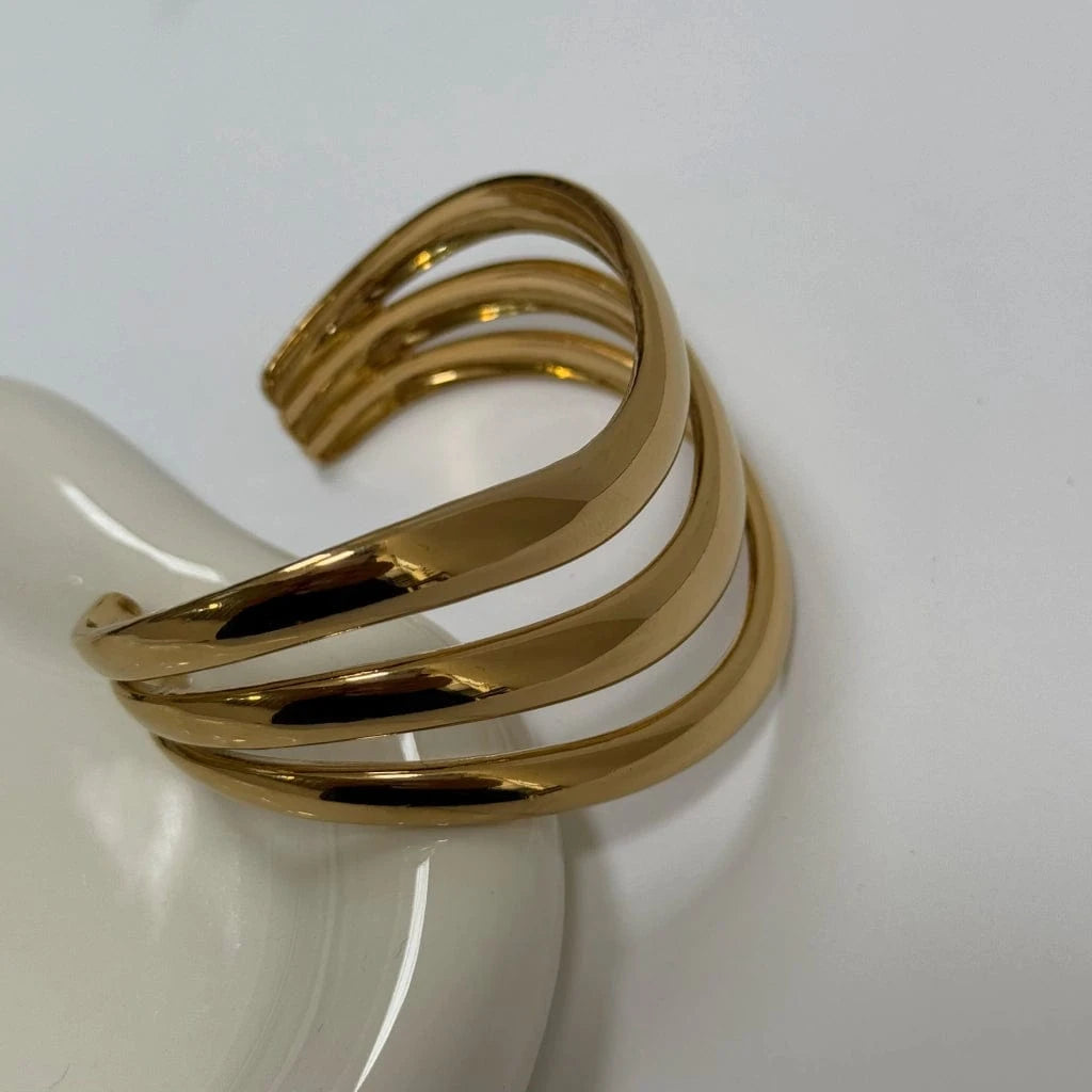 NARUKVICA SA POZLATOM MOSKVA 👑