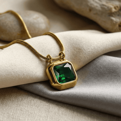 ŽENSKA OGRLICA SA POZLATOM MYSTERY GREEN 👑