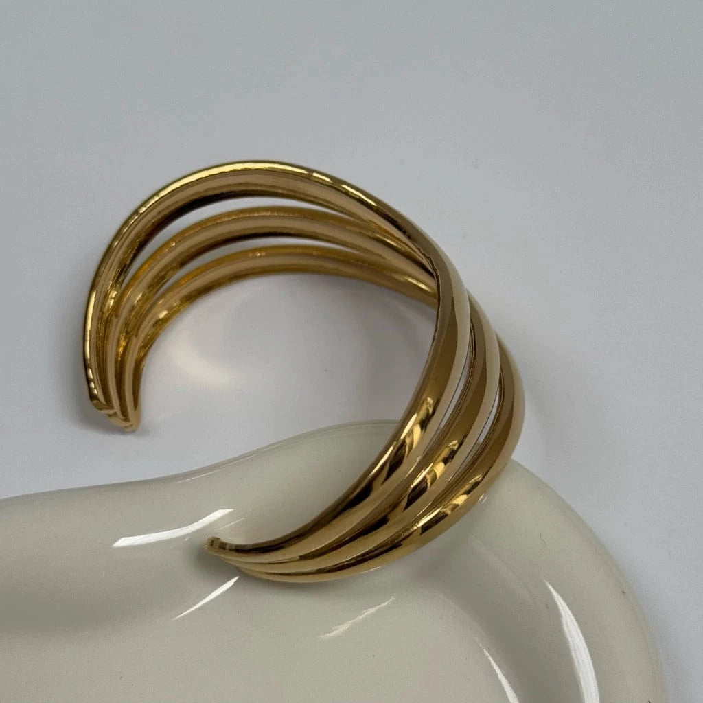 NARUKVICA SA POZLATOM MOSKVA 👑