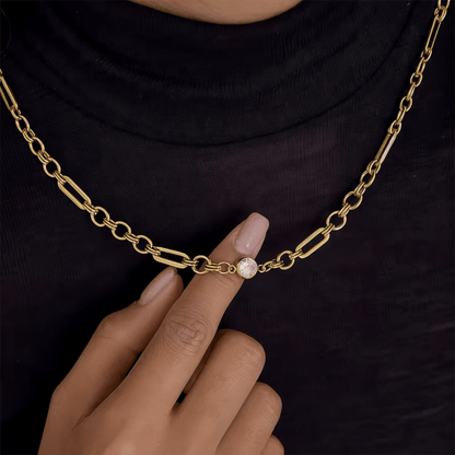 ŽENSKA OGRLICA SA POZLATOM ANGEL’S TEAR  🥂