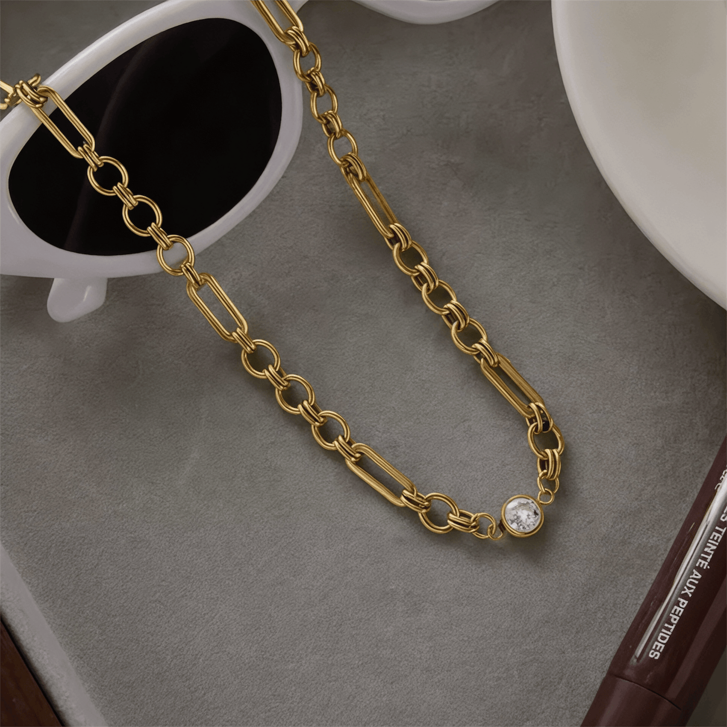 ŽENSKA OGRLICA SA POZLATOM ANGEL’S TEAR  🥂