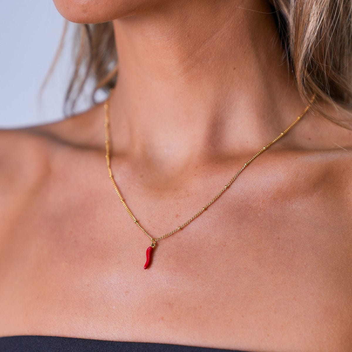 ŽENSKA OGRLICA SA POZLATOM CHILLI 🥂