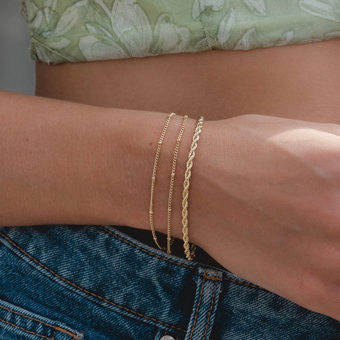 ŽENSKA NARUKVICA SA POZLATOM KORDA 🥂