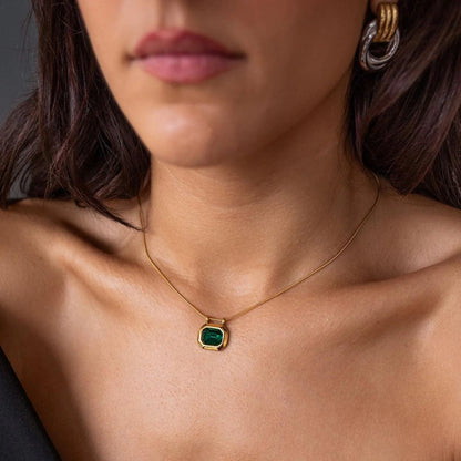 ŽENSKA OGRLICA SA POZLATOM MYSTERY GREEN 👑