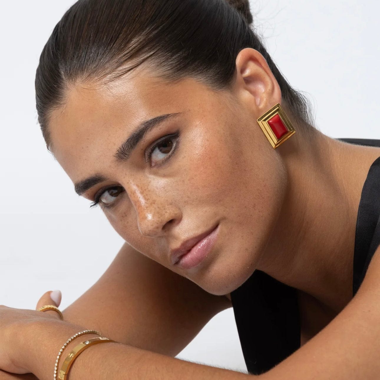 MINĐUŠE SA POZLATOM SMARAGD