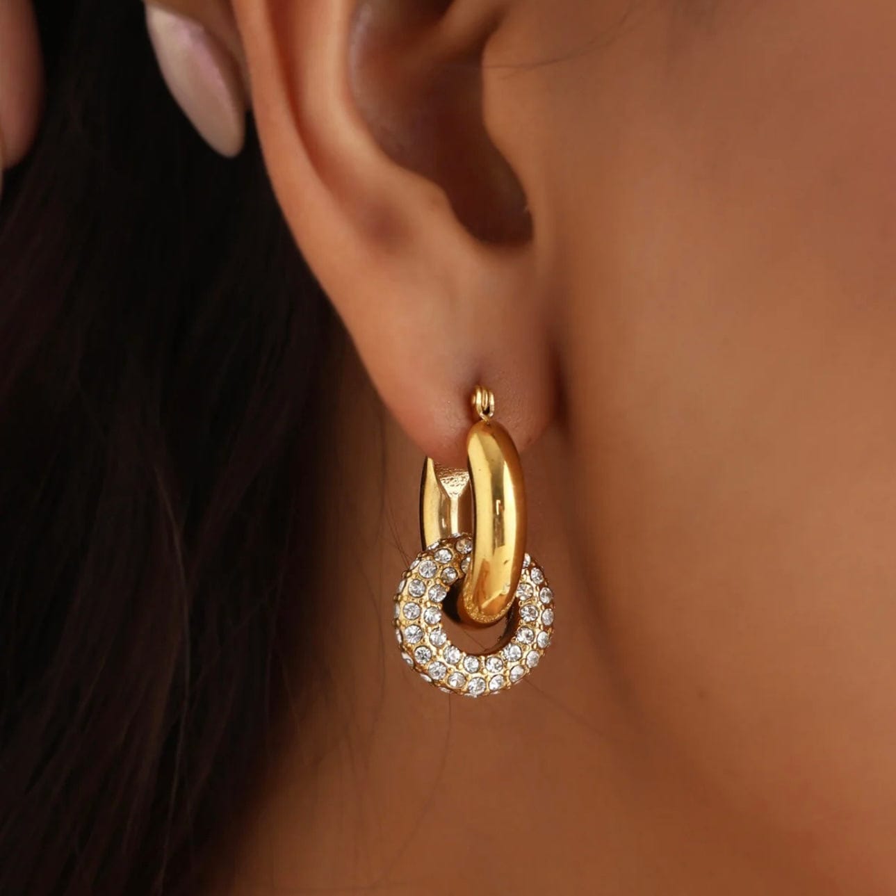 MINĐUŠE SA POZLATOM MARTINI 🥂