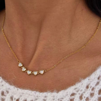 ŽENSKA OGRLICA SA POZLATOM NEFERTITI 🥂