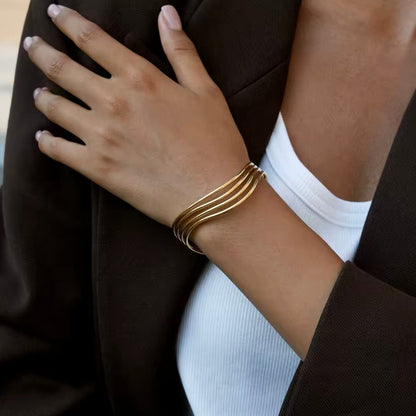 NARUKVICA SA POZLATOM MARTINI 👑