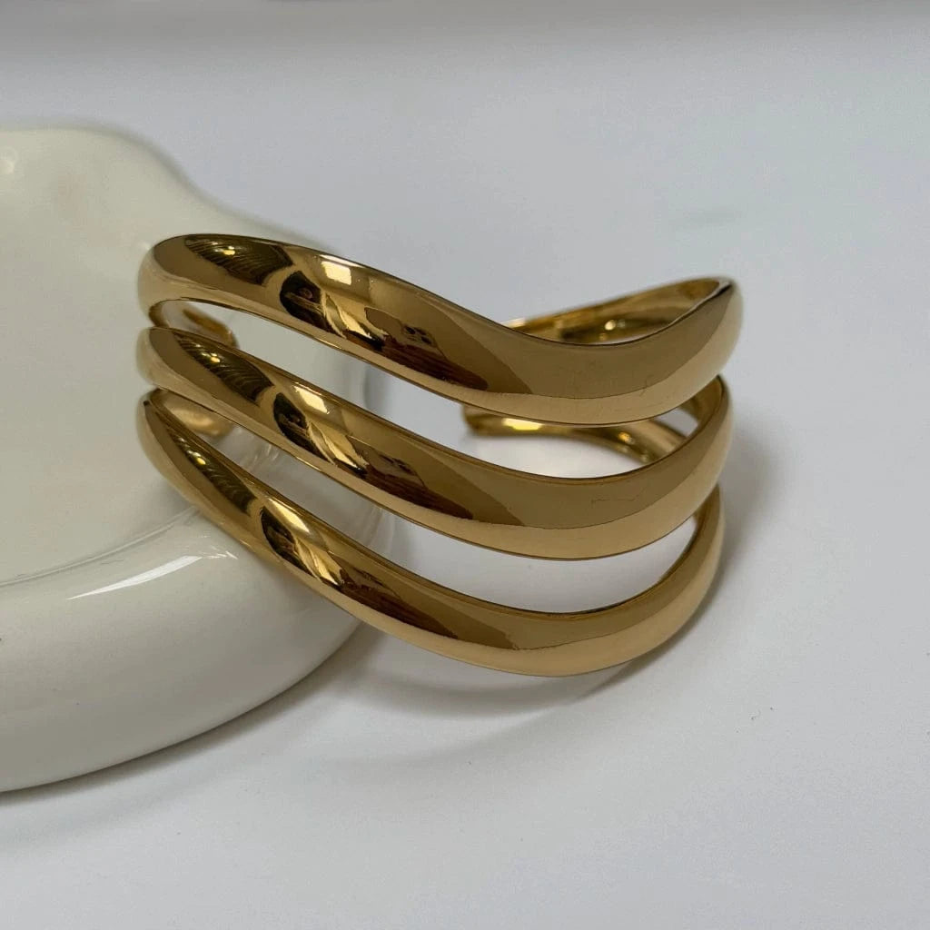 NARUKVICA SA POZLATOM MOSKVA 👑