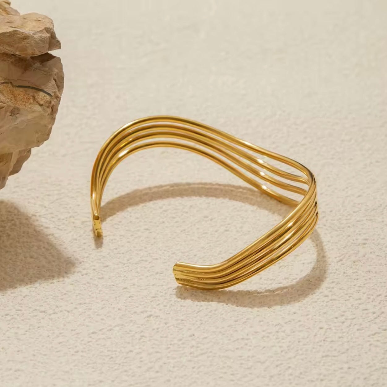 NARUKVICA SA POZLATOM MARTINI 👑