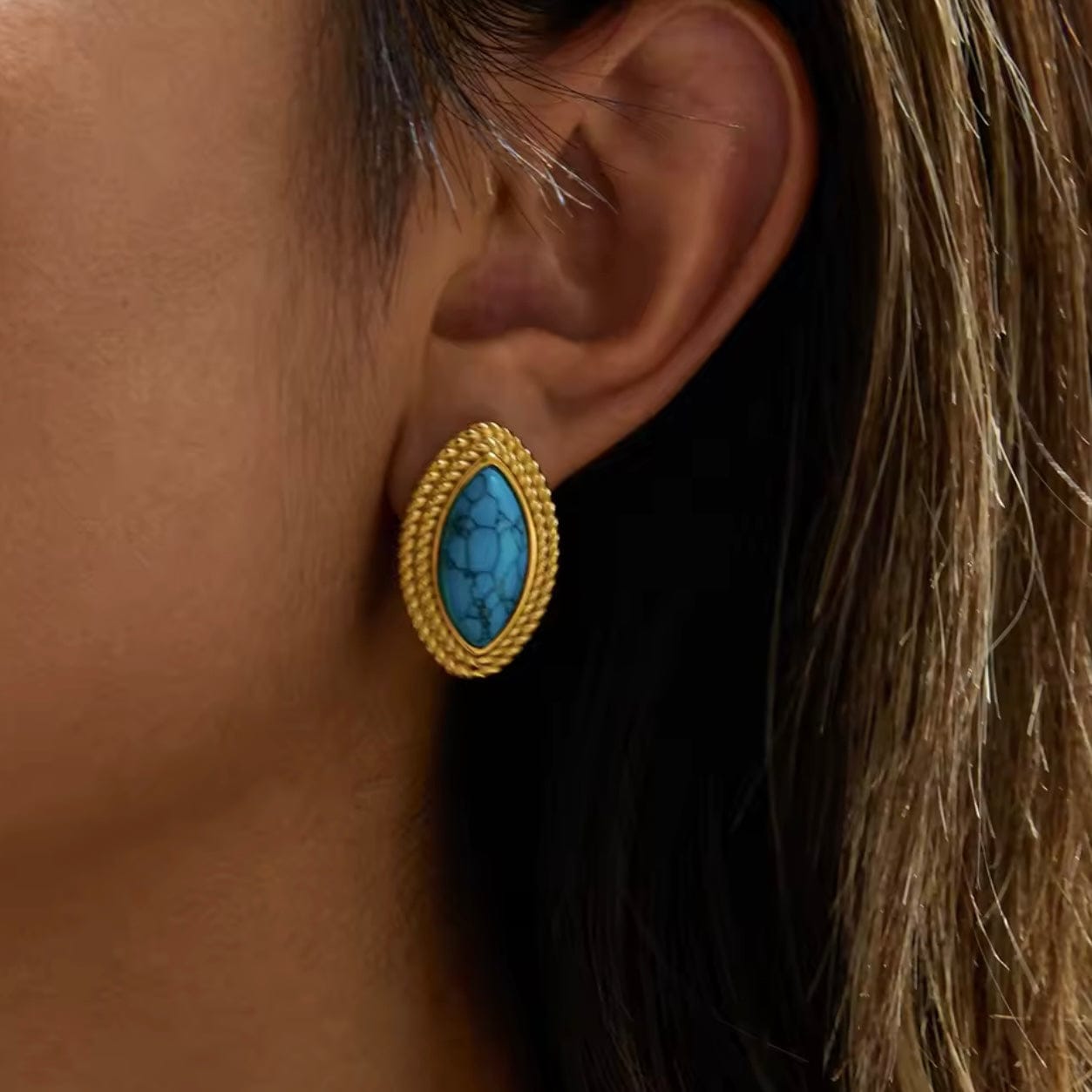 MINĐUŠE SA POZLATOM MADAM 🥂