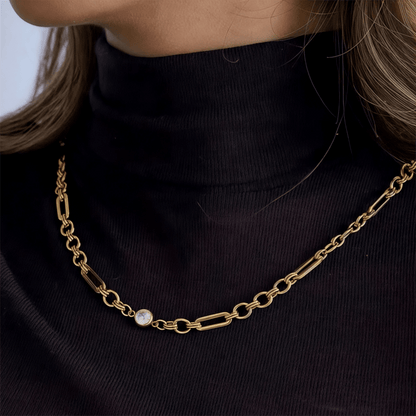 ŽENSKA OGRLICA SA POZLATOM ANGEL’S TEAR  🥂