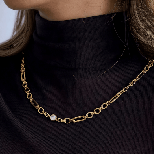 ŽENSKA OGRLICA SA POZLATOM ANGEL’S TEAR  🥂