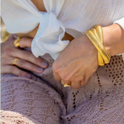 NARUKVICA SA POZLATOM BELEK 🥂