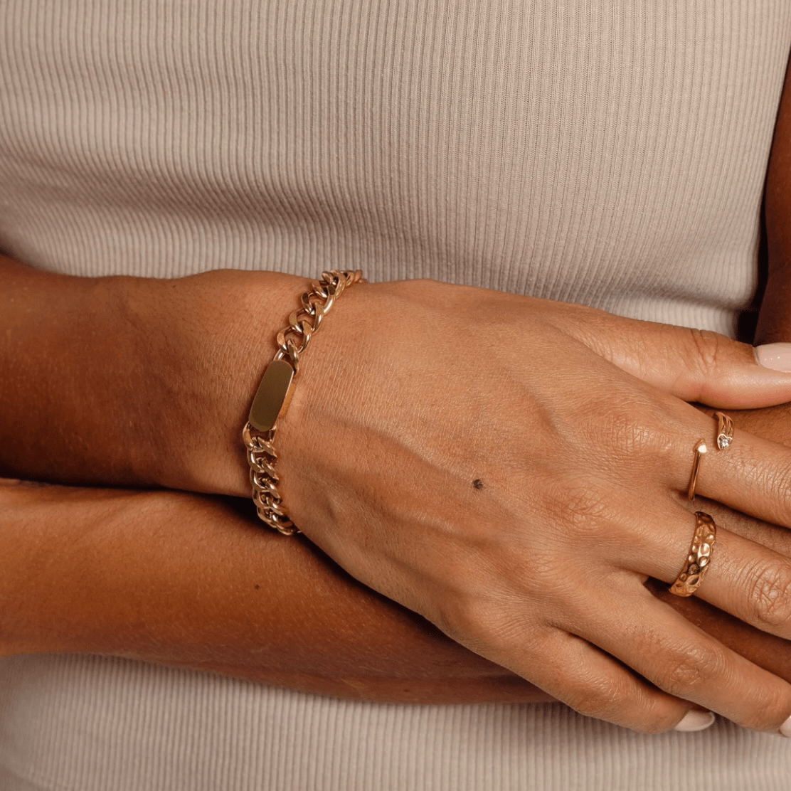 NARUKVICA SA POZLATOM VICTORY 🥂