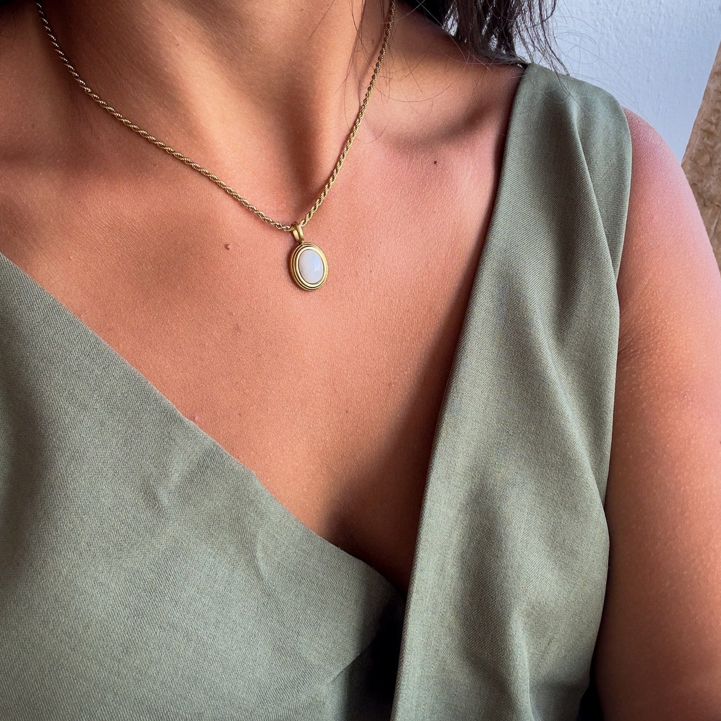 ŽENSKA OGRLICA SA POZLATOM ORPHELIA WHITE 🥂