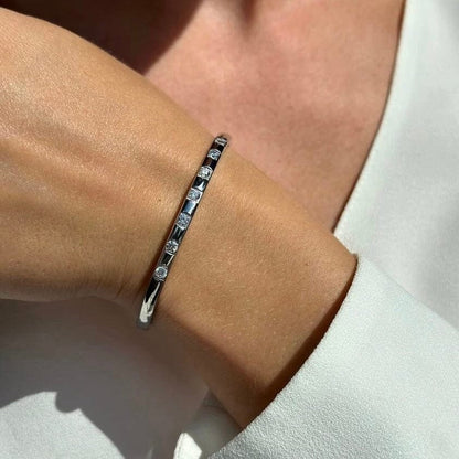 ŽENSKA NARUKVICA SA POZLATOM STONE 🥂