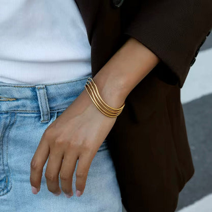 NARUKVICA SA POZLATOM MARTINI 👑