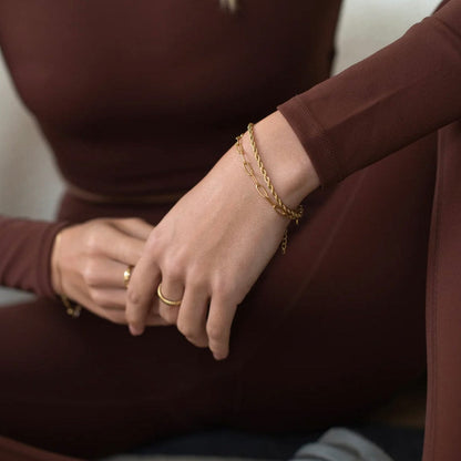 ŽENSKA NARUKVICA SA POZLATOM KORDA 🥂