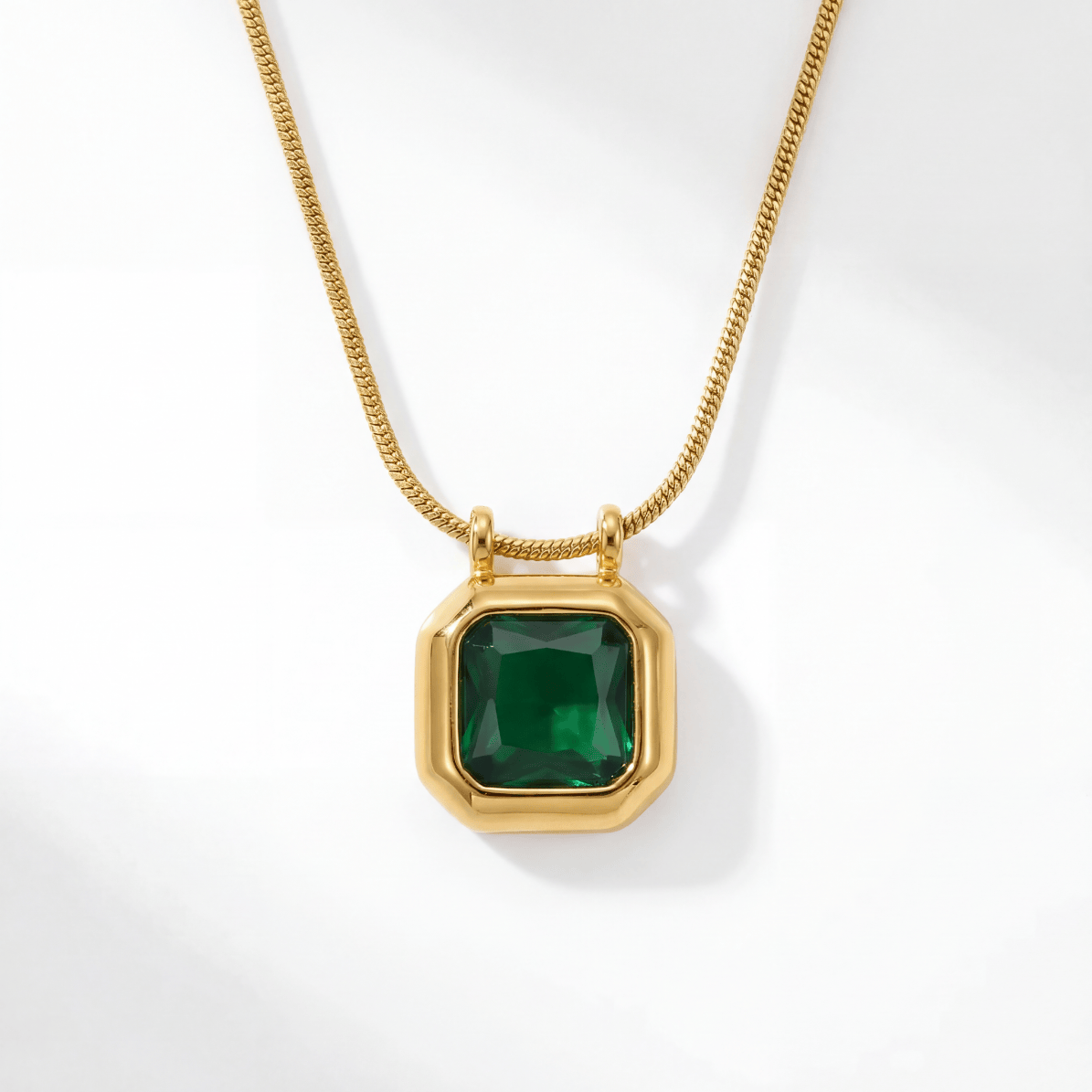 ŽENSKA OGRLICA SA POZLATOM MYSTERY GREEN 👑